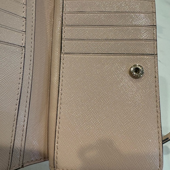 Authentic Marc Jacob’s compact wallet - Picture 10 of 13